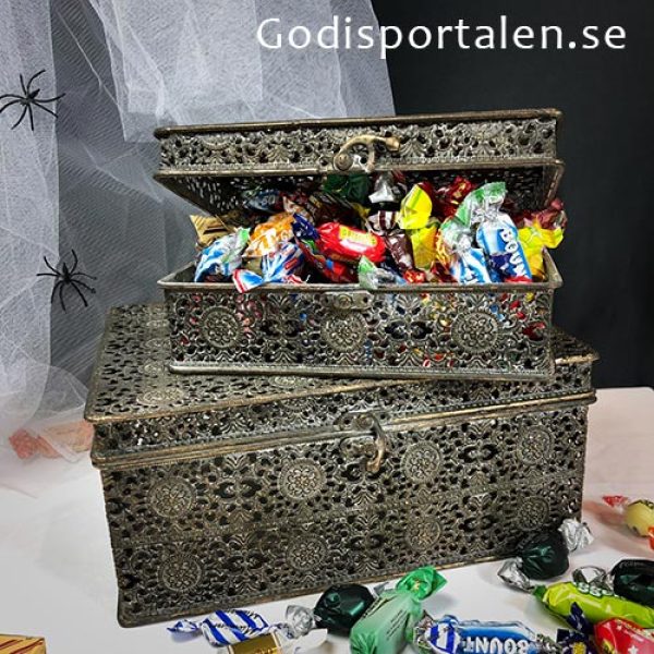 Halloweenkista Godis - Exklusiv metall kista fylld med lyxigt & gott godis - godisportalen.se