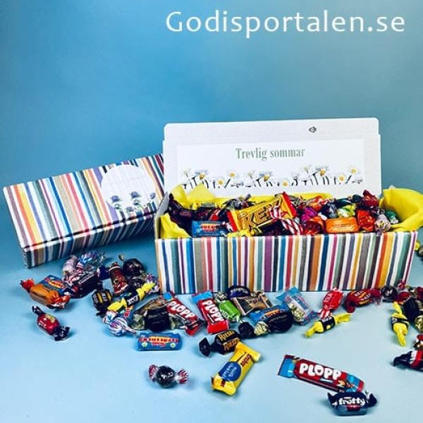 Sommarlåda randig - Välfylld godislåda 2,5 kg. Perfekt sommargåva eller till kontorets fikabord & reception - Godisportalen.se